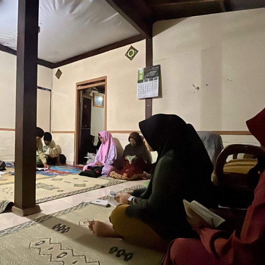 Pengajian Rutin Dusun Tegiri II: Rutinitas Untuk Mewujudkan Akhlak Terpuji 